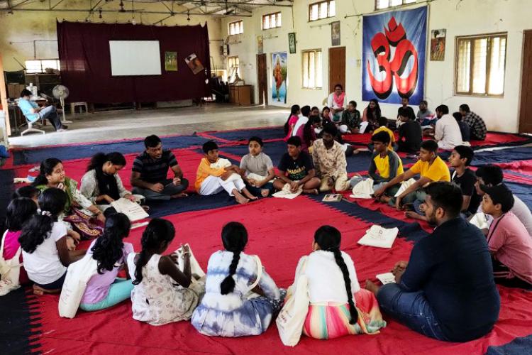 Group discussion in Samskar Varga Prashikshan Shibir