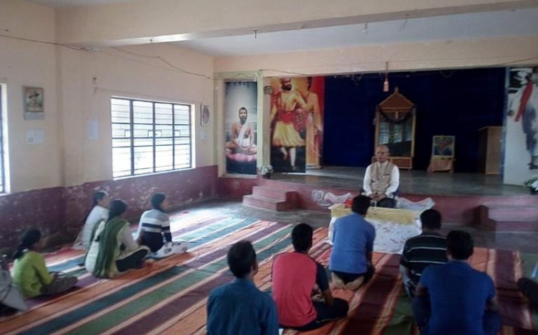 yoga-retreat-at-kallubalu-2019