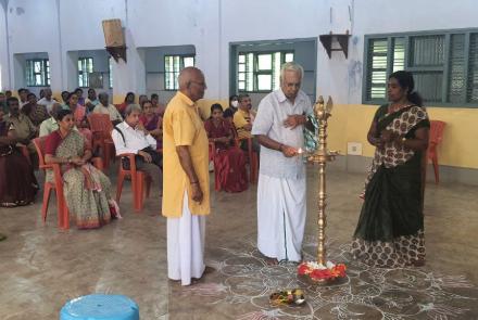 Mann. Krishna Moorthiji, Editor of Vivekavani, VRM & VK, lighting the lamp.