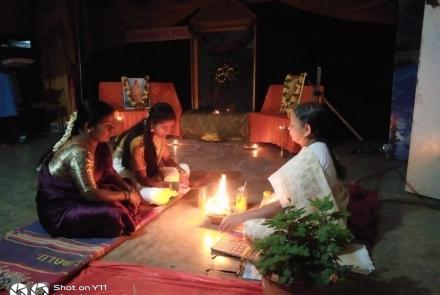 Performing Agnihotra
