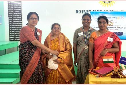 Felicitation of Smt. Geetha, Sahitya Seva Pramukh at Arise! Awake! Aware! Sampark programme