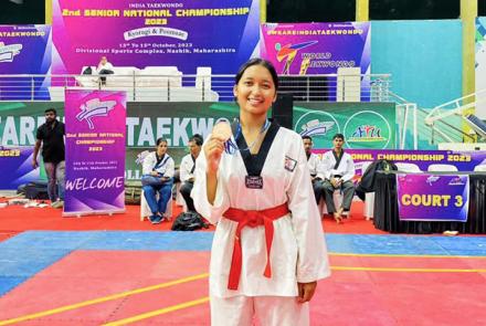 VKV Tinsukia student Kum. Juthika Gohain with her Bronze Medal