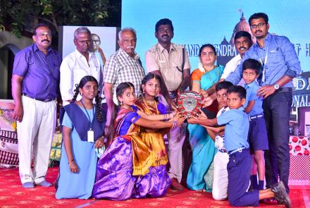 Prize distribution during Annual Day at VKV Vallioor