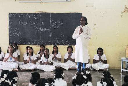 gurupurnima-celebration-at-ashraya-english-school-in-bengaluru
