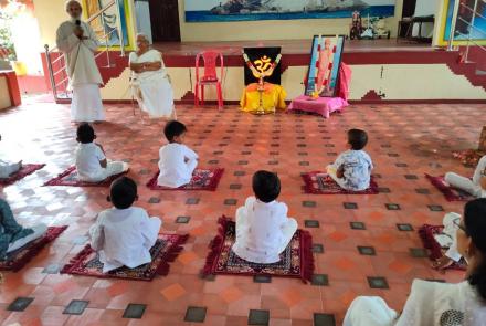 gurupurnima-celebration-at-sandeepani-sisuvihar-in-kodungulur